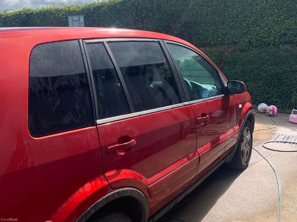 Ford Fusion Hatchback, Petrol, 2007, Red