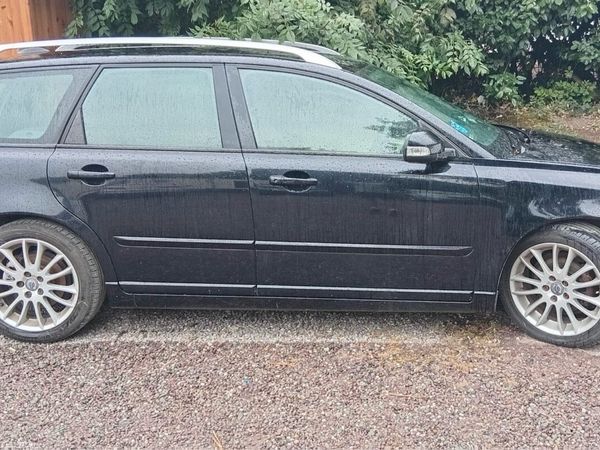 Volvo V50 Estate, Diesel, 2011, Black