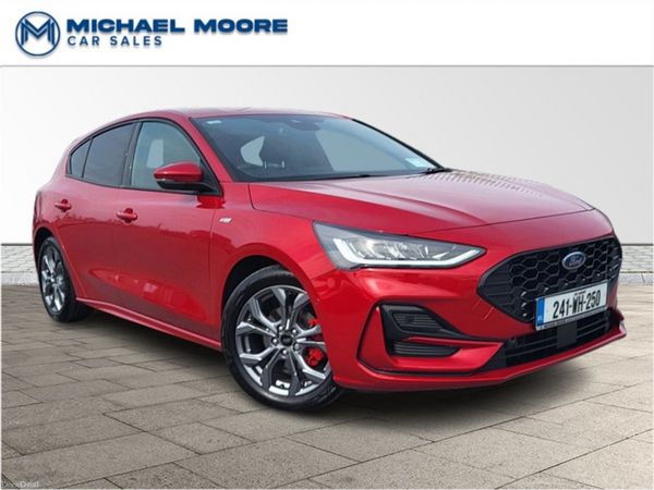 Ford Focus Hatchback, Petrol, 2024, Red
