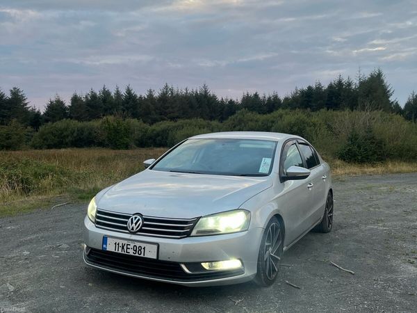 Volkswagen Passat Saloon, Diesel, 2011, Silver