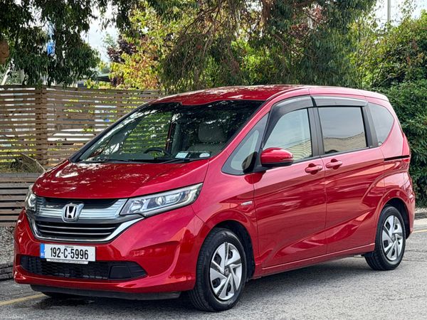 Honda Freed MPV, Petrol Hybrid, 2019, Red