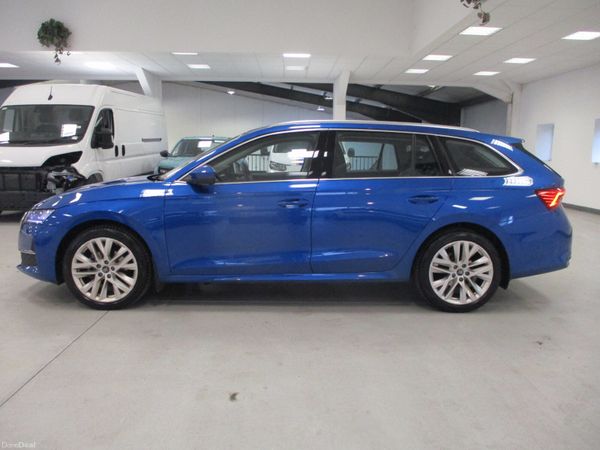 Skoda Octavia Estate, Petrol Hybrid, 2025, Blue