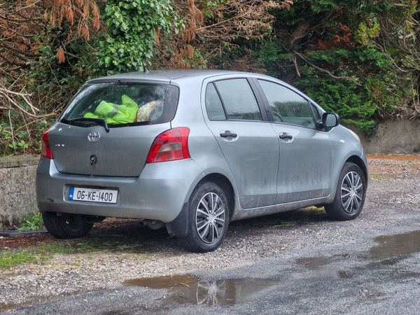 Toyota Yaris Hatchback, Petrol, 2006, Silver