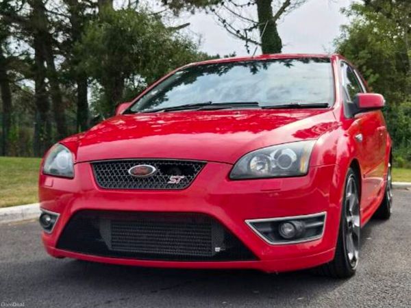 Ford Focus Hatchback, Petrol, 2007, Red