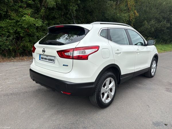 Nissan Qashqai Hatchback, Diesel, 2015, White