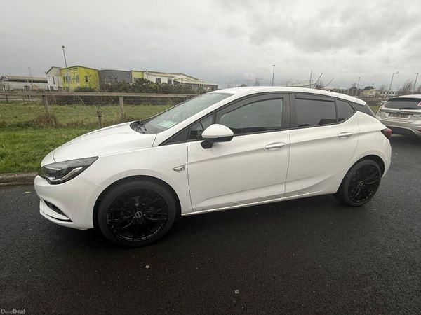 Opel Astra Hatchback, Petrol, 2018, White