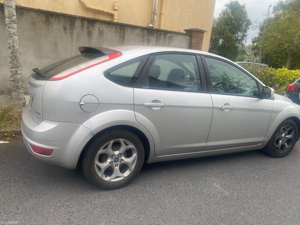 Ford Focus Hatchback, Diesel, 2010, Silver