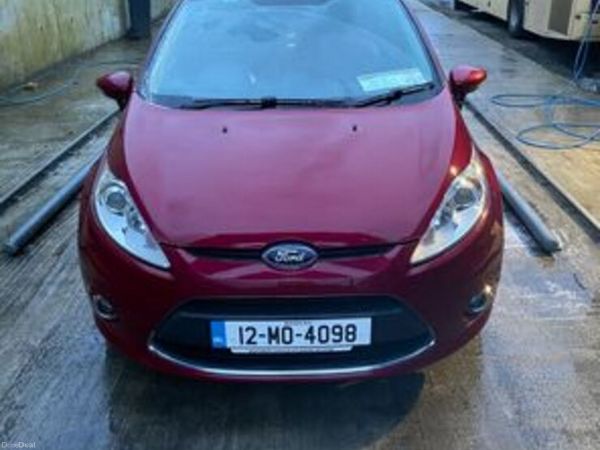 Ford Fiesta Hatchback, Petrol, 2012, Red