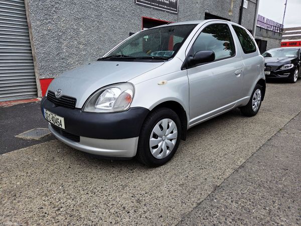 Toyota Yaris Hatchback, Petrol, 2002, Silver