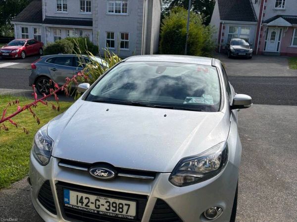 Ford Focus Hatchback, Petrol, 2014, Silver