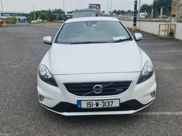 Volvo V40 Hatchback, Diesel, 2015, White