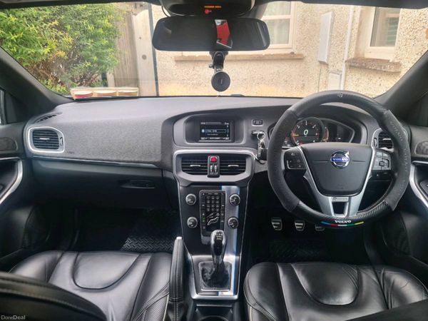 Volvo V40 Hatchback, Diesel, 2015, White
