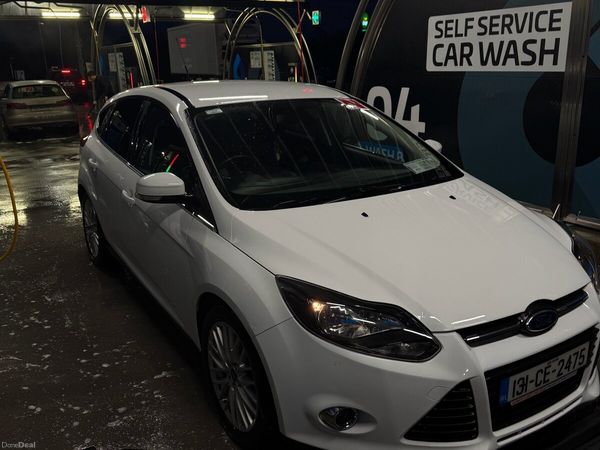 Ford Focus Hatchback, Petrol, 2013, White