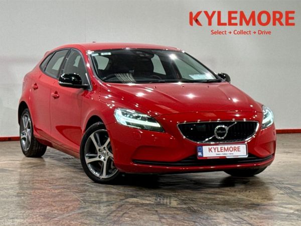 Volvo V40 Hatchback, Petrol, 2019, Red