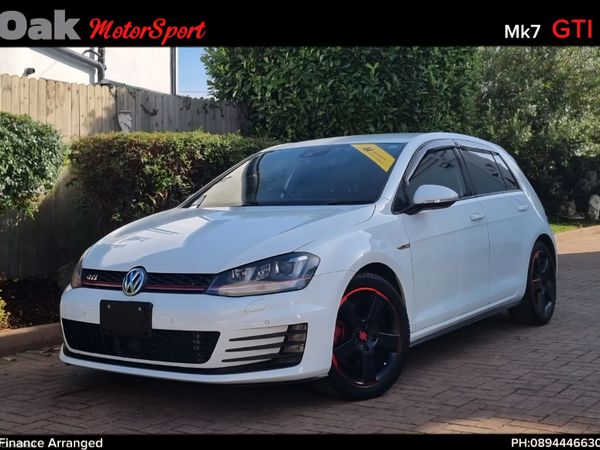 Volkswagen Golf Hatchback, Petrol, 2014, White