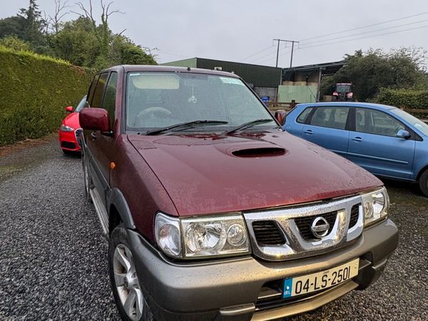 Nissan Terrano SUV, Diesel, 2004, Red