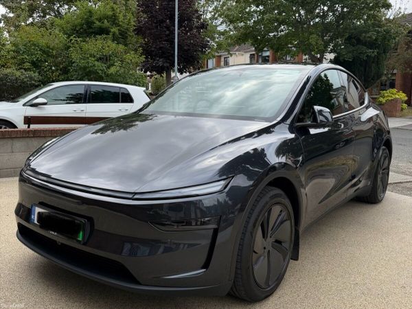 Tesla Model Y MPV, Electric, 2026, Grey