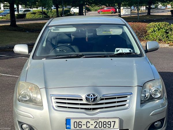 Toyota Avensis Saloon, Petrol, 2006, Silver
