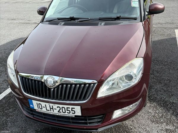 Skoda Fabia Hatchback, Petrol, 2010, Red