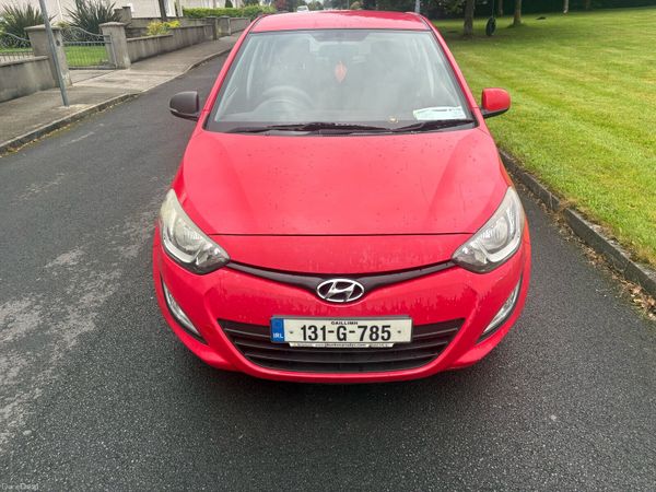 Hyundai i20 Hatchback, Diesel, 2013, Red