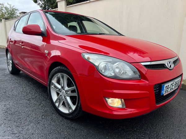 Hyundai i30 Hatchback, Diesel, 2009, Red