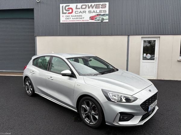 Ford Focus Hatchback, Petrol, 2020, Grey