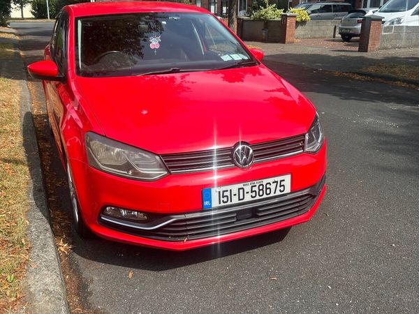 Volkswagen Polo Hatchback, Petrol, 2015, Red