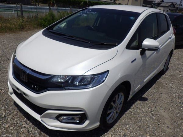 Honda Fit Hatchback, Petrol, 2018, White