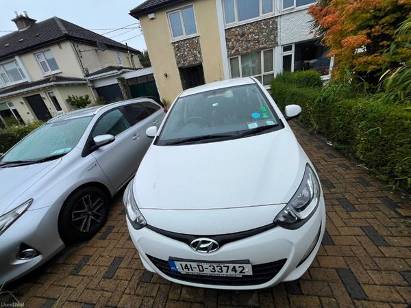 Hyundai i20 Hatchback, Petrol, 2014, White