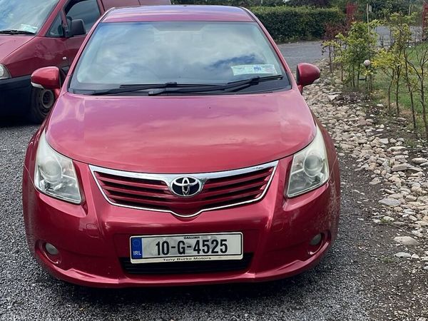 Toyota Avensis Saloon, Diesel, 2010, Red