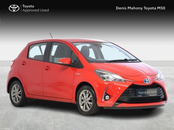 Toyota Yaris Hatchback, Petrol Hybrid, 2017, Red
