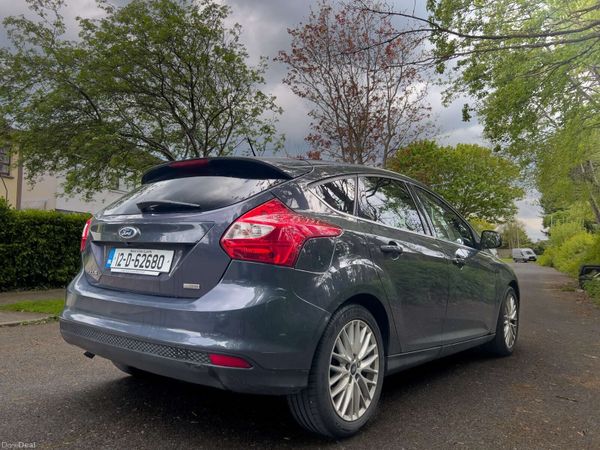 Ford Focus Hatchback, Petrol, 2012, Grey