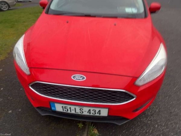 Ford Focus Hatchback, Diesel, 2015, Red