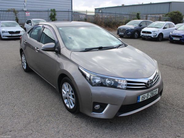Toyota Corolla Saloon, Diesel, 2015, Gold