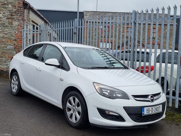 Opel Astra Saloon, Petrol, 2015, White
