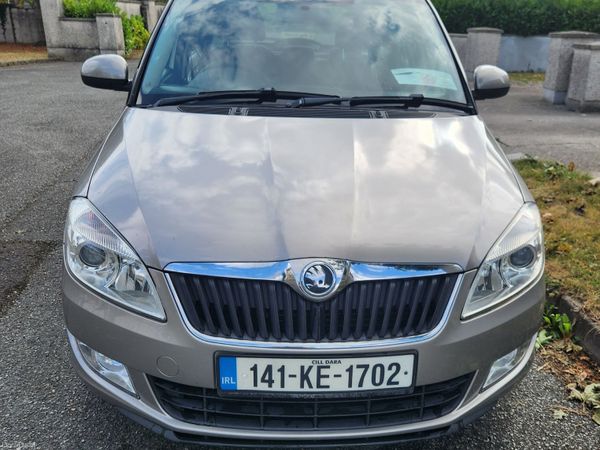 Skoda Fabia Hatchback, Petrol, 2014, Beige