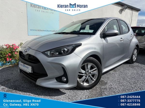 Toyota Yaris Hatchback, Petrol Hybrid, 2022, Grey