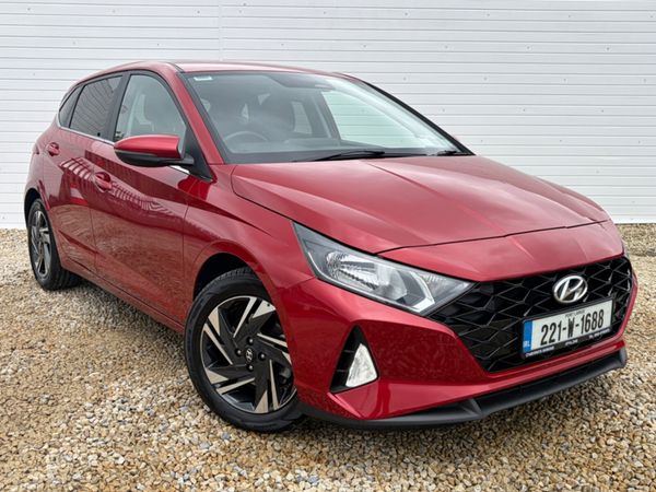 Hyundai i20 Hatchback, Petrol, 2022, Red