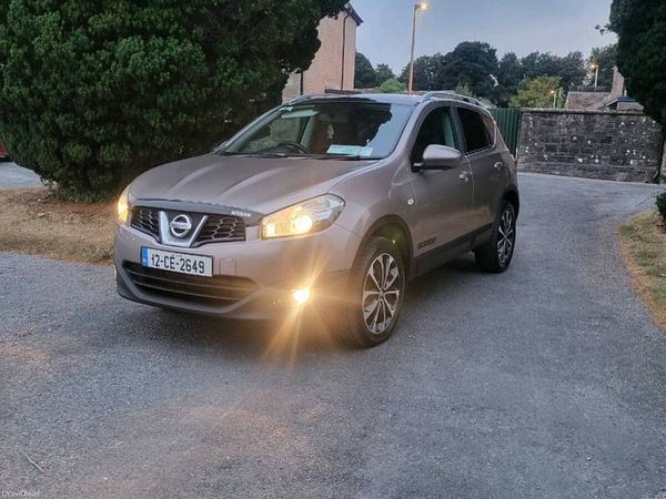 Nissan Qashqai Hatchback, Diesel, 2012, Beige