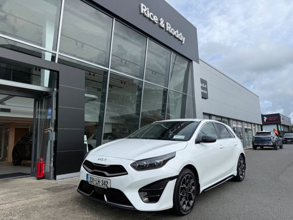 Kia Ceed Hatchback, Diesel Hybrid, 2023, White