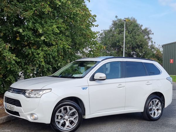 Mitsubishi Outlander SUV, Petrol Plug-in Hybrid, 2015, White