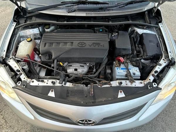 Toyota Corolla Saloon, Petrol, 2011, Silver