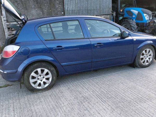 Opel Astra Hatchback, Petrol, 2005, Blue