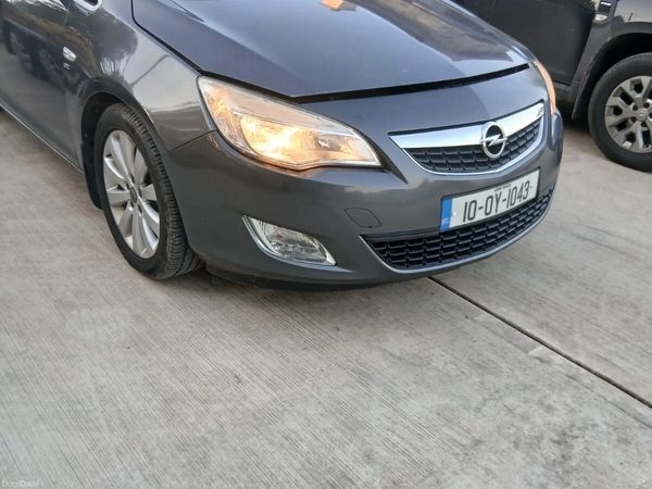 Opel Astra Hatchback, Diesel, 2010, Grey