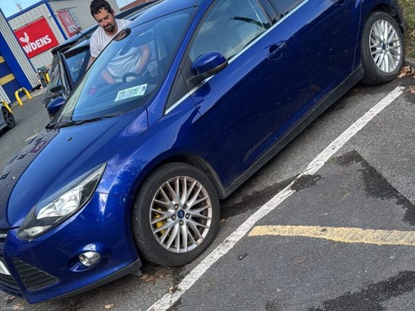 Ford Focus Hatchback, Petrol, 2014, Blue