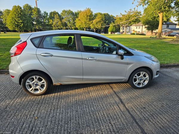 Ford Fiesta Hatchback, Diesel, 2013, Silver