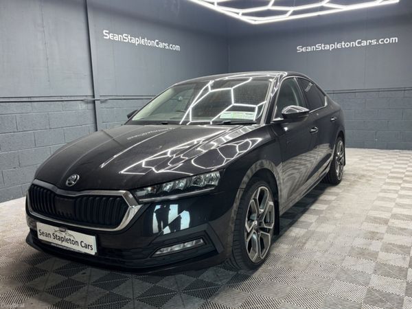 Skoda Octavia Hatchback, Diesel, 2023, Black