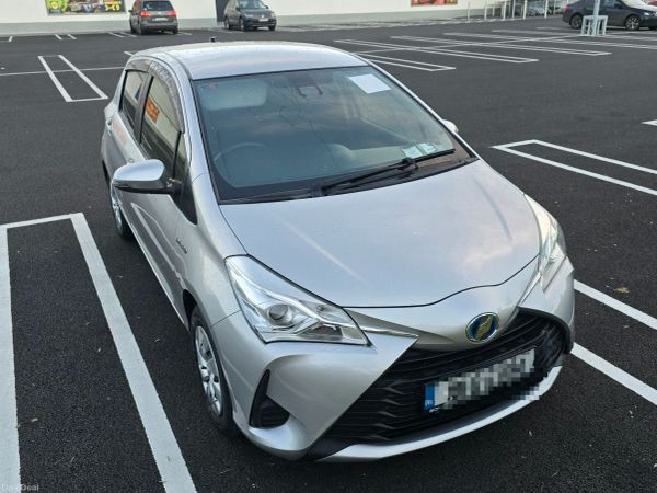 Toyota Vitz Hatchback, Petrol Hybrid, 2018, Silver