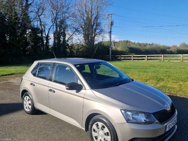 Skoda Fabia Hatchback, Petrol, 2015, Beige