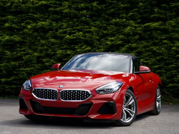 BMW Z4 Convertible, Petrol, 2019, Red